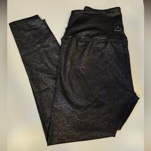 Beyond Yoga Leggings with Metallic Shimmer - EUC Size XL